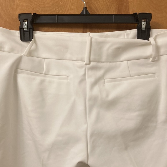 NWOT New York & Company 7th Avenue Dress White Shorts - Picture 4 of 7